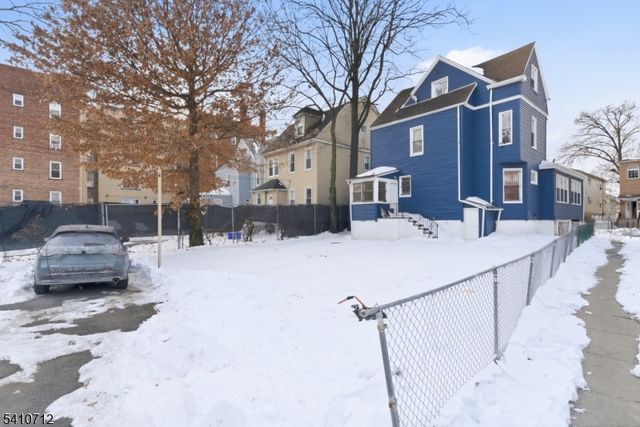 158 S Clinton St, East Orange City, NJ 07018