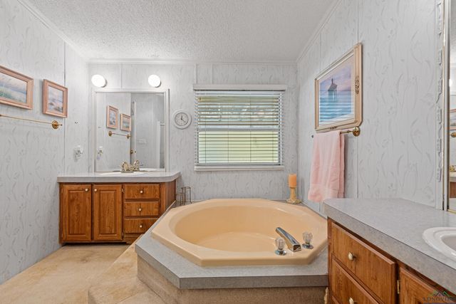 255 Woodlawn Hills, Jefferson, TX 75657