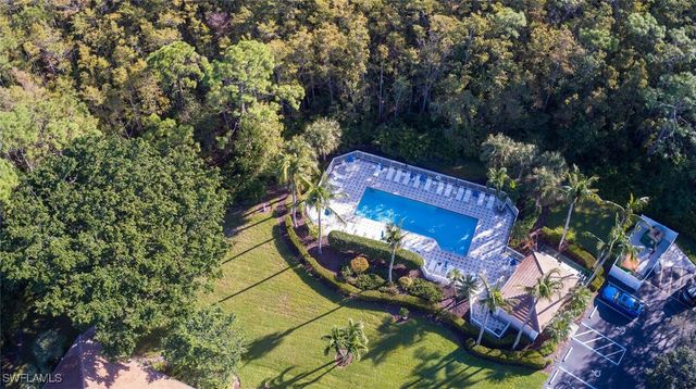 816 Carrick Bend CIR 202, Naples, FL 34110