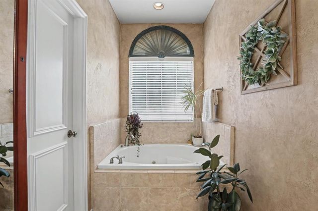 14208 Pecan Hollow Terrace, Edmond, OK 73013
