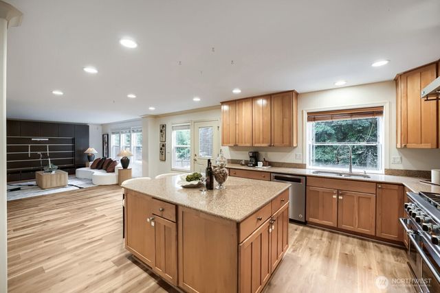 10193 224th Avenue NE, Redmond, WA 98053