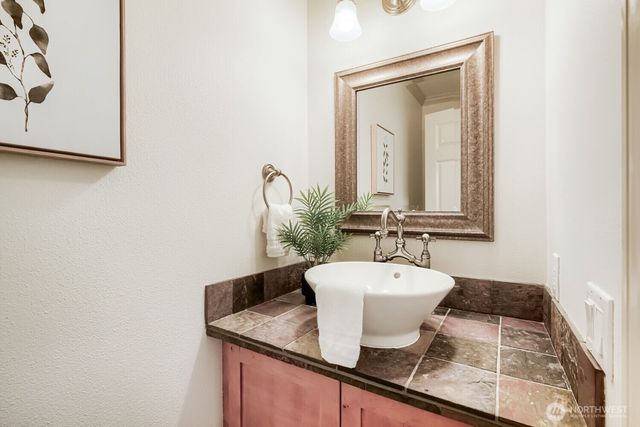 10193 224th Avenue NE, Redmond, WA 98053