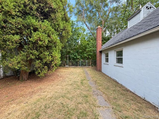 16860 Greenfield Road, Detroit, MI 48235