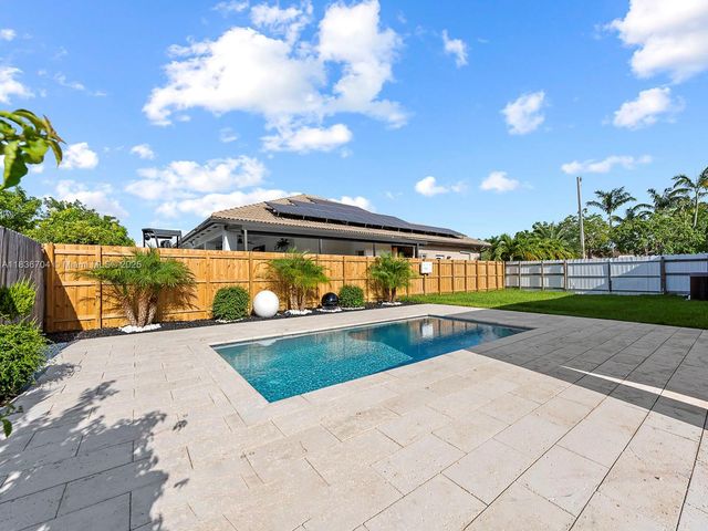 1405 SE 7th St, Homestead, FL 33033