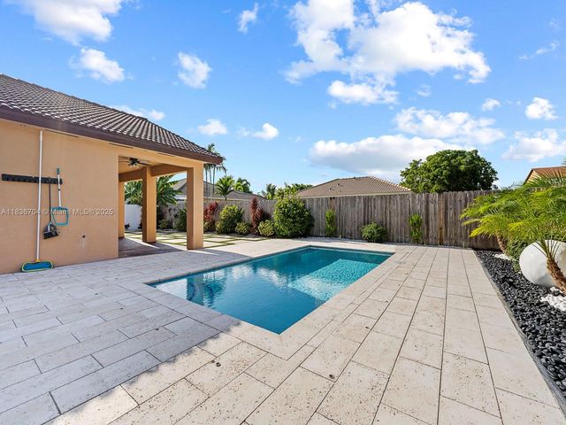 1405 SE 7th St, Homestead, FL 33033