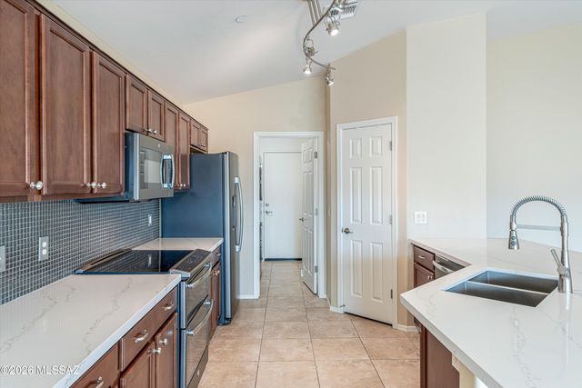 39695 S Diamond Bay Drive, Tucson, AZ 85739