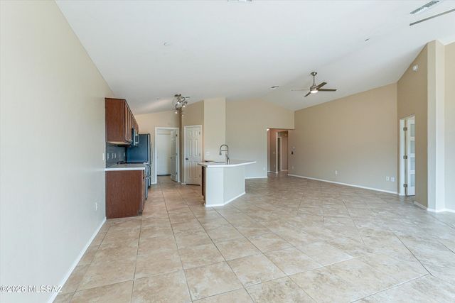 39695 S Diamond Bay Drive, Tucson, AZ 85739