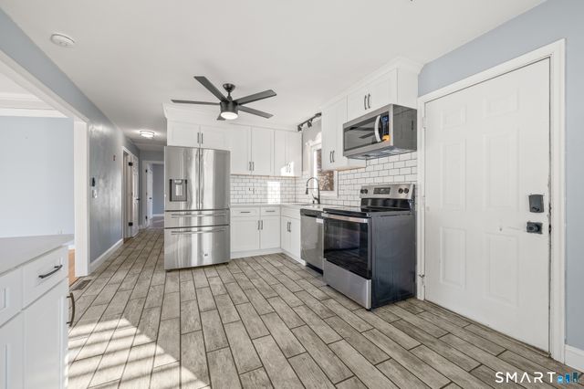 24 Pearl Street, Glastonbury, CT 06033