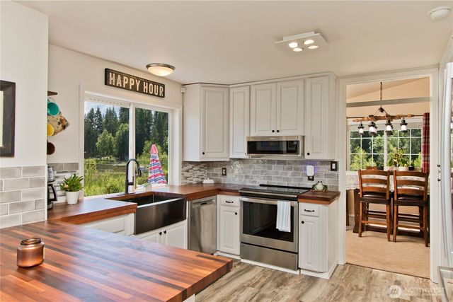 32421 Whitman Lake Drive E, Graham, WA 98338
