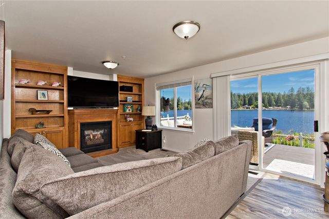 32421 Whitman Lake Drive E, Graham, WA 98338