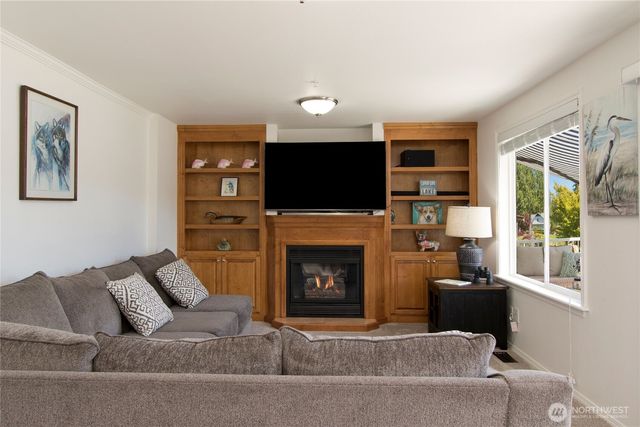 32421 Whitman Lake Drive E, Graham, WA 98338