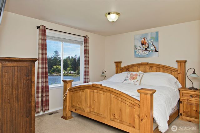 32421 Whitman Lake Drive E, Graham, WA 98338