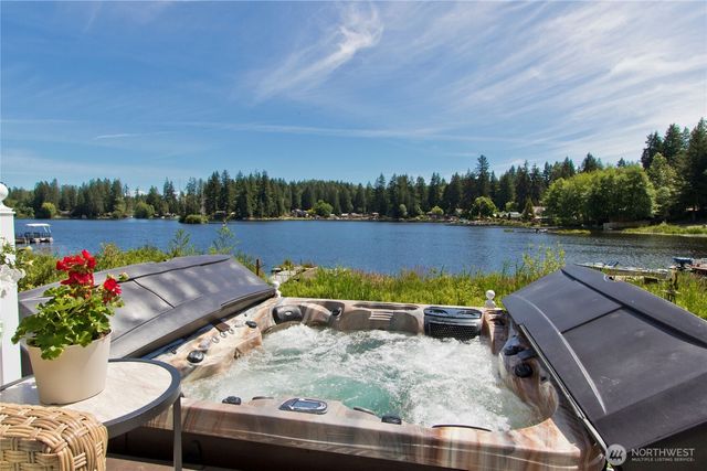 32421 Whitman Lake Drive E, Graham, WA 98338