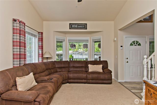 32421 Whitman Lake Drive E, Graham, WA 98338