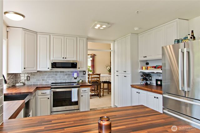 32421 Whitman Lake Drive E, Graham, WA 98338