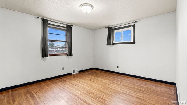 883 Sherwood Court, Cheektowaga, NY 14043