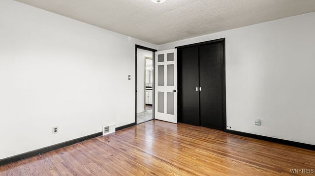 883 Sherwood Court, Cheektowaga, NY 14043