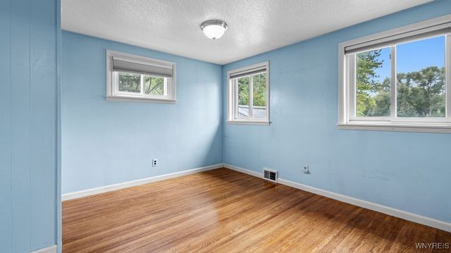 883 Sherwood Court, Cheektowaga, NY 14043