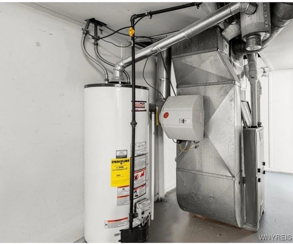 883 Sherwood Court, Cheektowaga, NY 14043