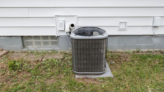 883 Sherwood Court, Cheektowaga, NY 14043