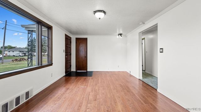 883 Sherwood Court, Cheektowaga, NY 14043