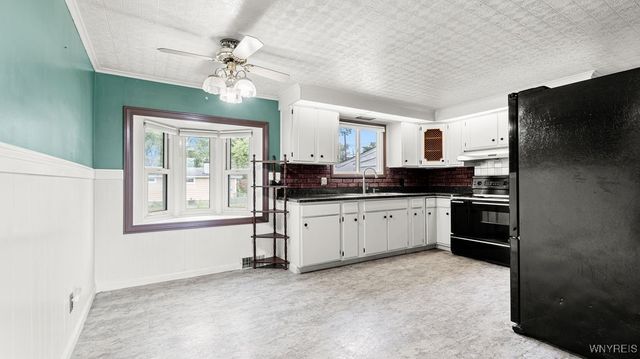 883 Sherwood Court, Cheektowaga, NY 14043