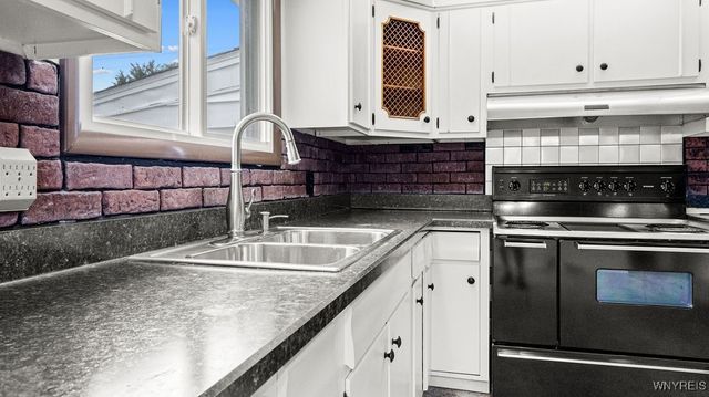 883 Sherwood Court, Cheektowaga, NY 14043