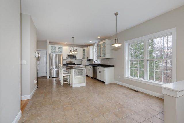 17 Nottingham Road, Windham, NH 03087