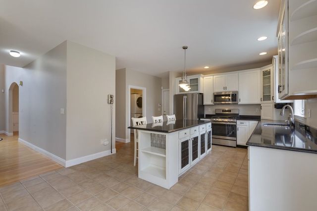 17 Nottingham Road, Windham, NH 03087