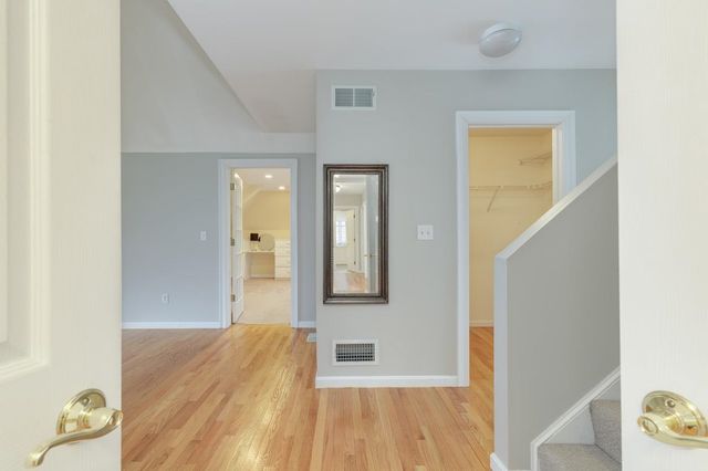 17 Nottingham Road, Windham, NH 03087