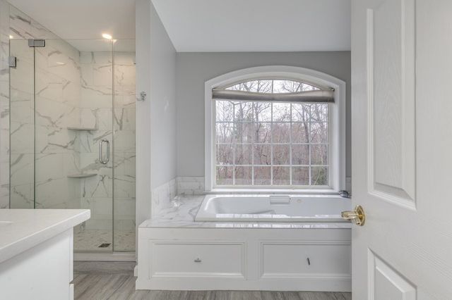 17 Nottingham Road, Windham, NH 03087