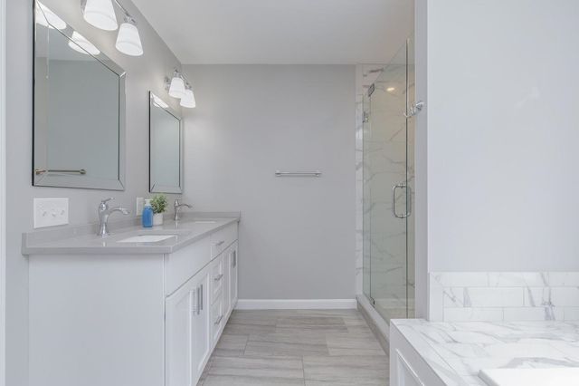 17 Nottingham Road, Windham, NH 03087