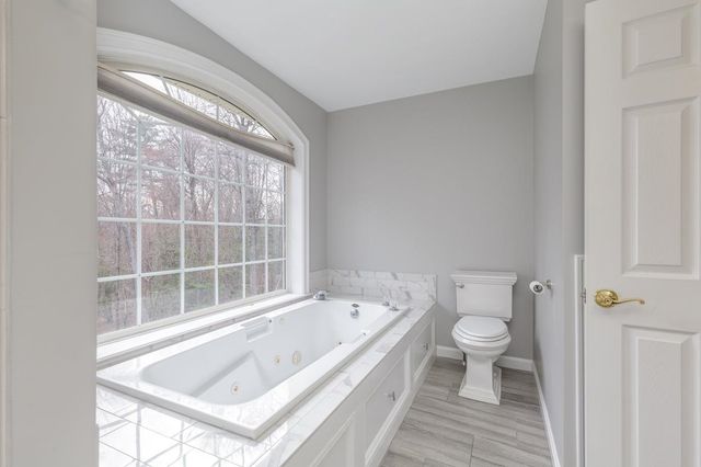 17 Nottingham Road, Windham, NH 03087