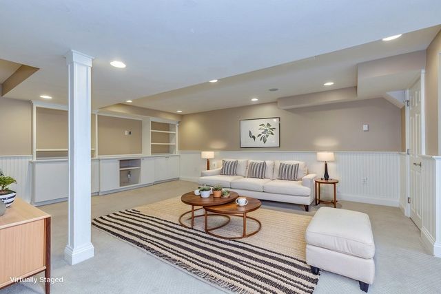 17 Nottingham Road, Windham, NH 03087