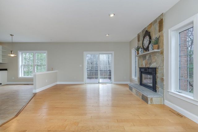 17 Nottingham Road, Windham, NH 03087