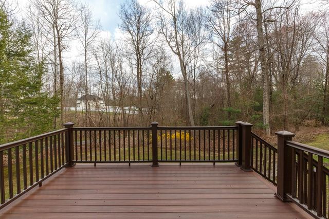 17 Nottingham Road, Windham, NH 03087