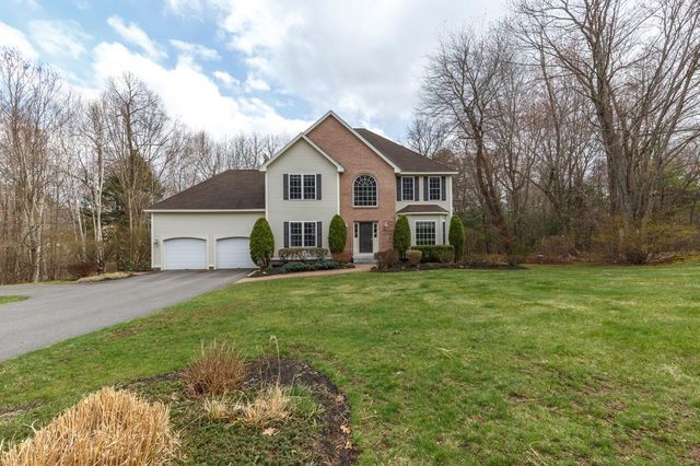 17 Nottingham Road, Windham, NH 03087