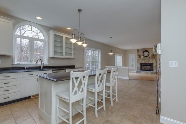 17 Nottingham Road, Windham, NH 03087