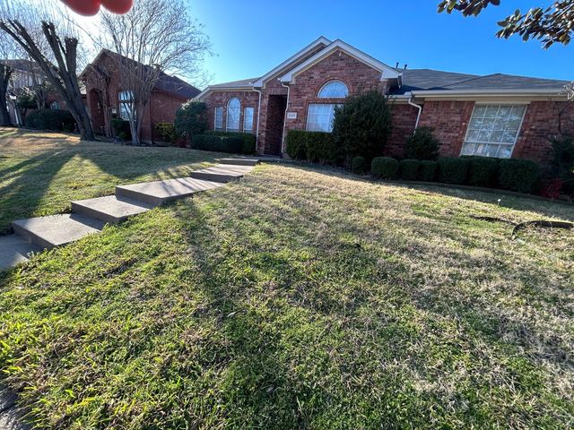 2521 Creek Crossing Road, Mesquite, TX 75181