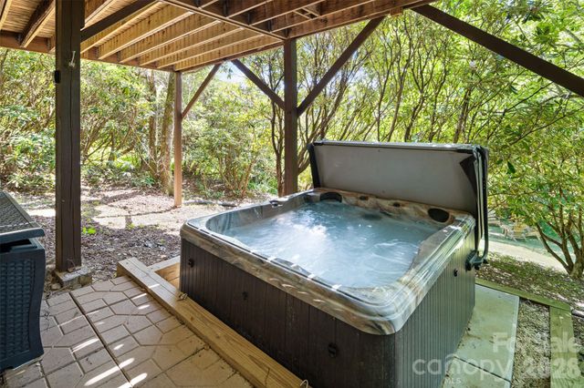 324 Celestial Drive, Blowing Rock, NC 28605