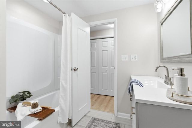 5817 WESTERN VIEW PL, Mount Airy, MD 21771