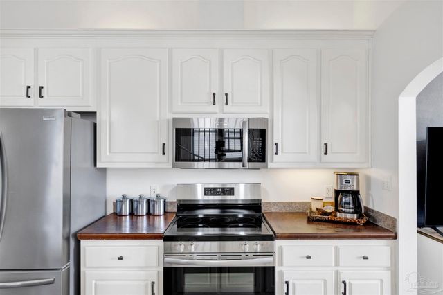 554 Santos St, Pensacola, FL 32502