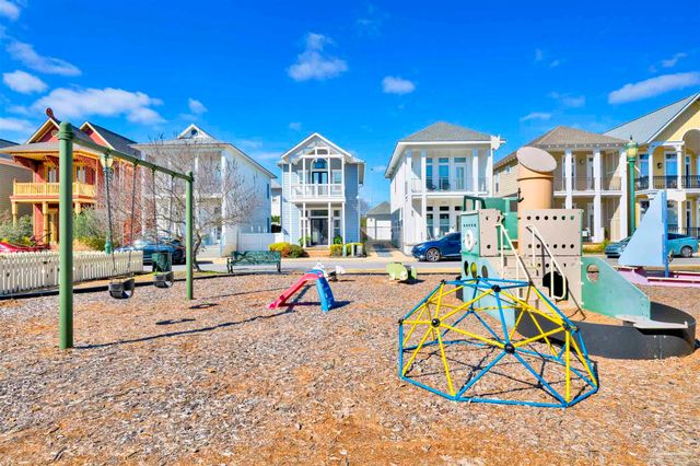 554 Santos St, Pensacola, FL 32502