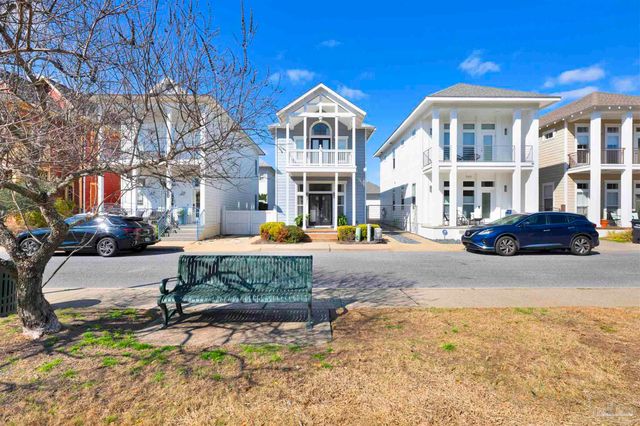 554 Santos St, Pensacola, FL 32502