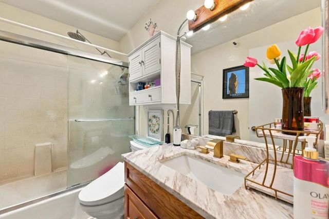 240 N Bayshore Boulevard 307, San Mateo, CA 94401