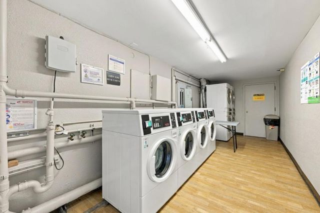 240 N Bayshore Boulevard 307, San Mateo, CA 94401