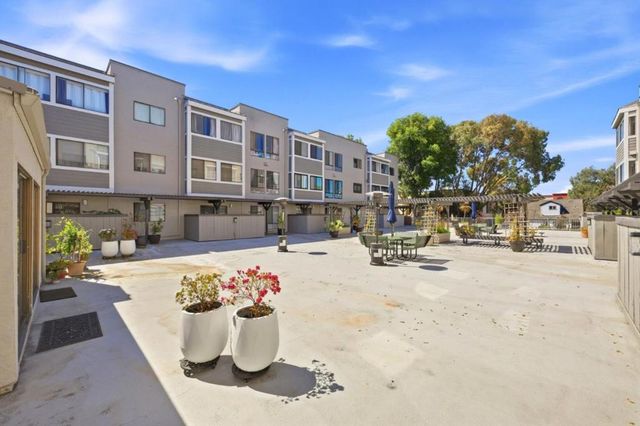 240 N Bayshore Boulevard 307, San Mateo, CA 94401