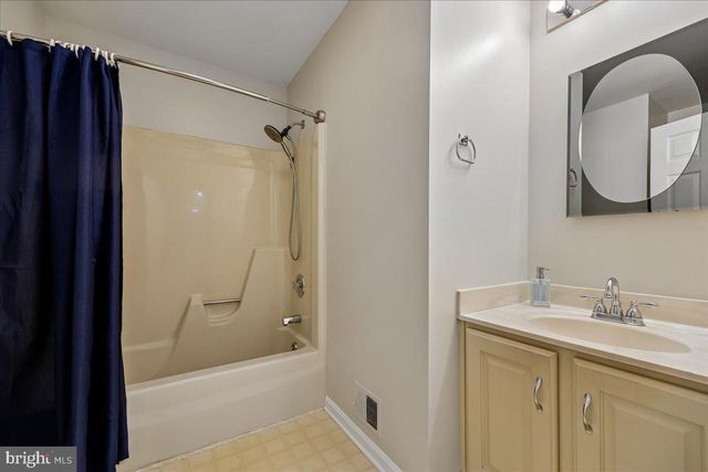8009 STONE RIDGE DR, Frederick, MD 21702