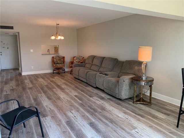 6220 Augusta DR 107, Fort Myers, FL 33907