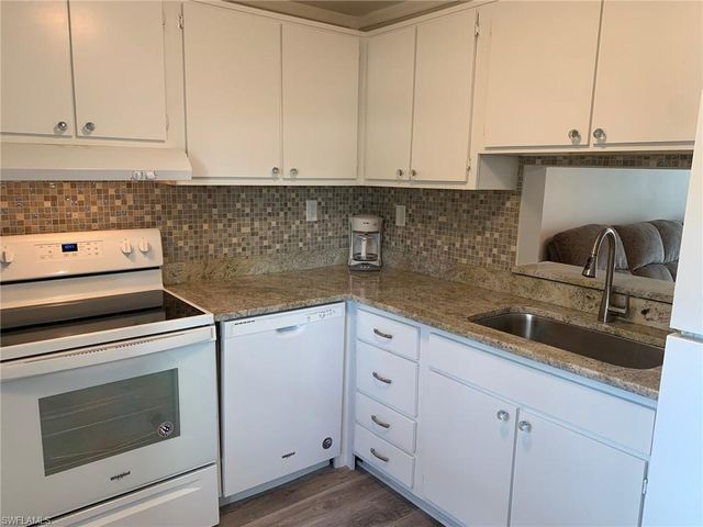 6220 Augusta DR 107, Fort Myers, FL 33907